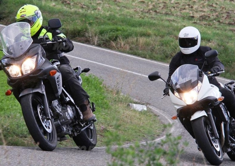 Suzuki V-Strom vs Bandit S