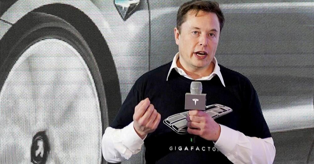 Musk l&rsquo;ha fatto davvero: dopo il sondaggio su Twitter ha gi&agrave; venduto quote di Tesla per 5 miliardi