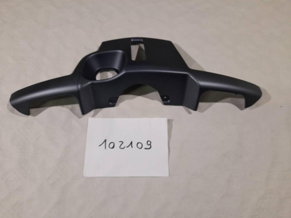 COPERTURA CENTRALE CONTROSCUDO PIAGGIO MP3 (3)