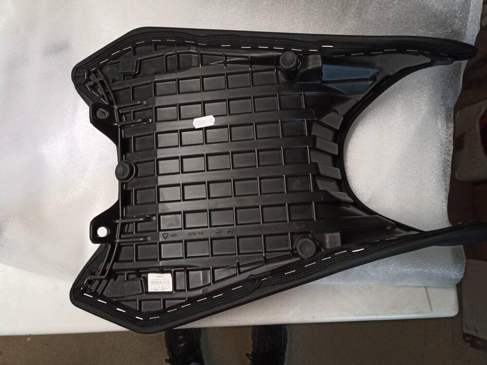 Sella originale ktm pilota 64107040000 (2)