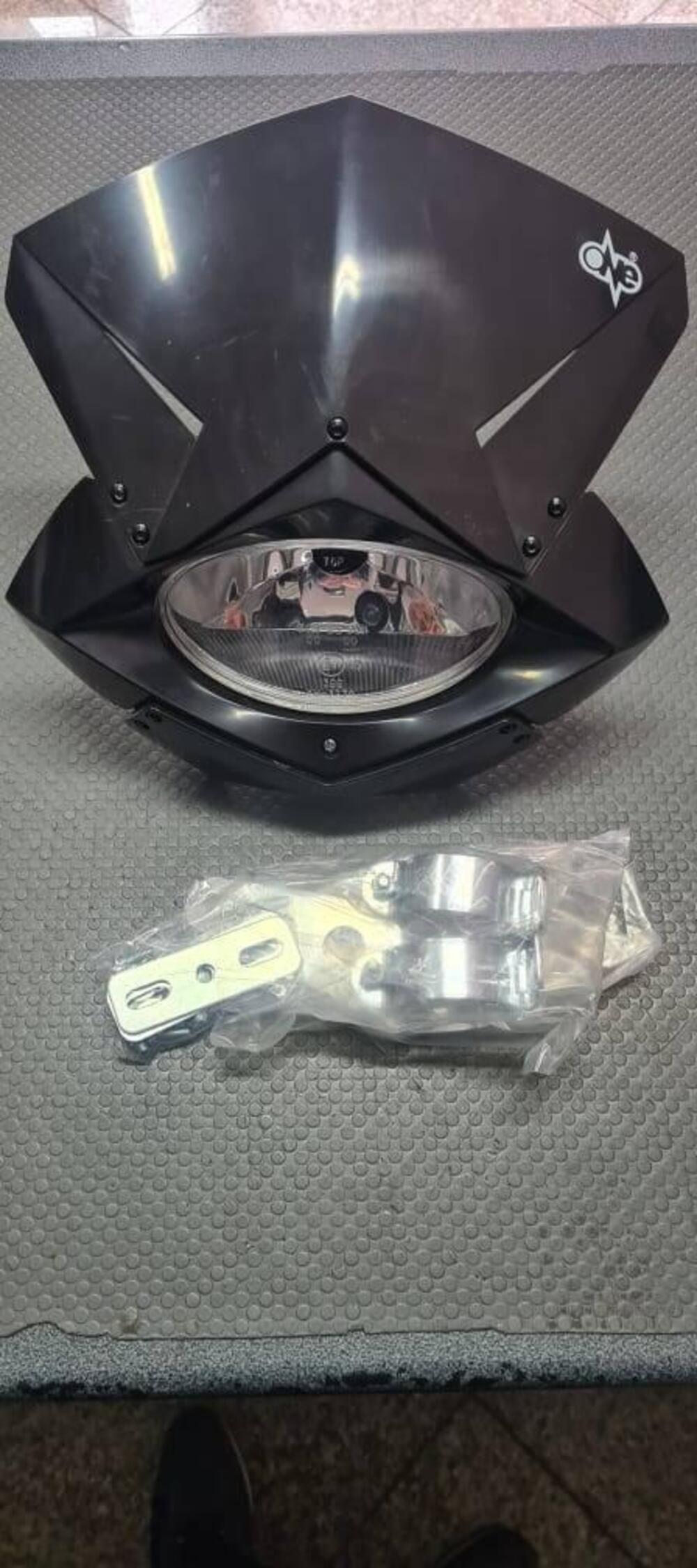 FANALE ANT. CON PORTAFARO NERO ENDURO MAX One