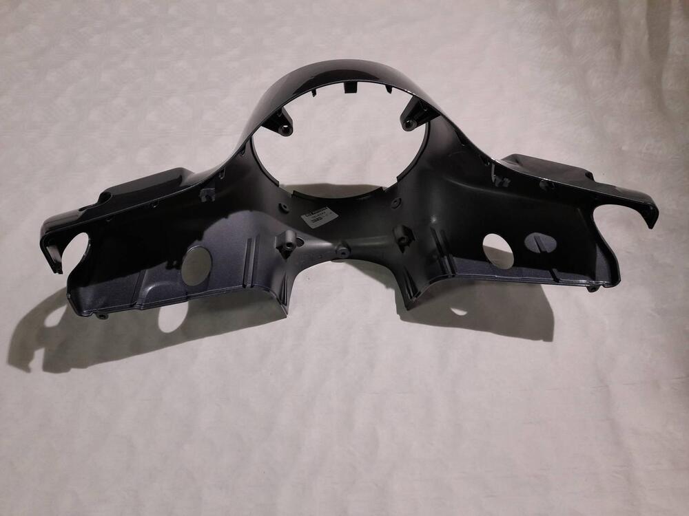 COPRIMANUBRIO ANTERIORE VESPA GTS 300 TOURING EU5 (2)