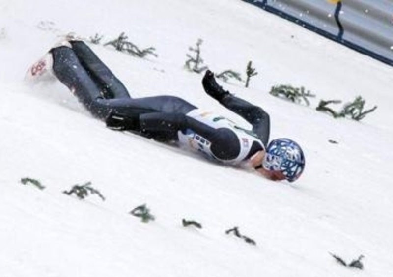 La caduta di Morgenstern sottolinea l&#039;importanza del casco integrale