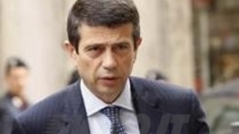 Lupi: "Autostrade scontate del 20% per i pendolari"