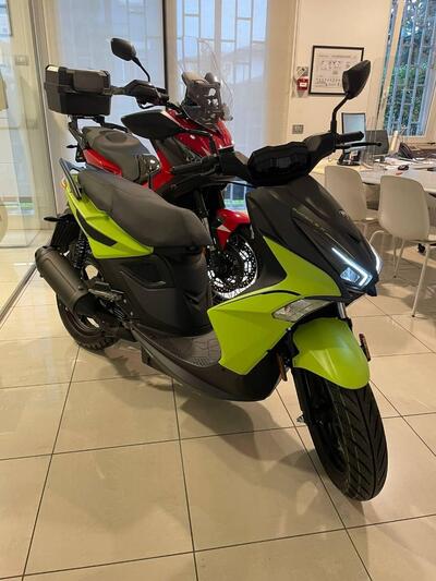Kymco Super 8 50 R (2022 - 25) nuova