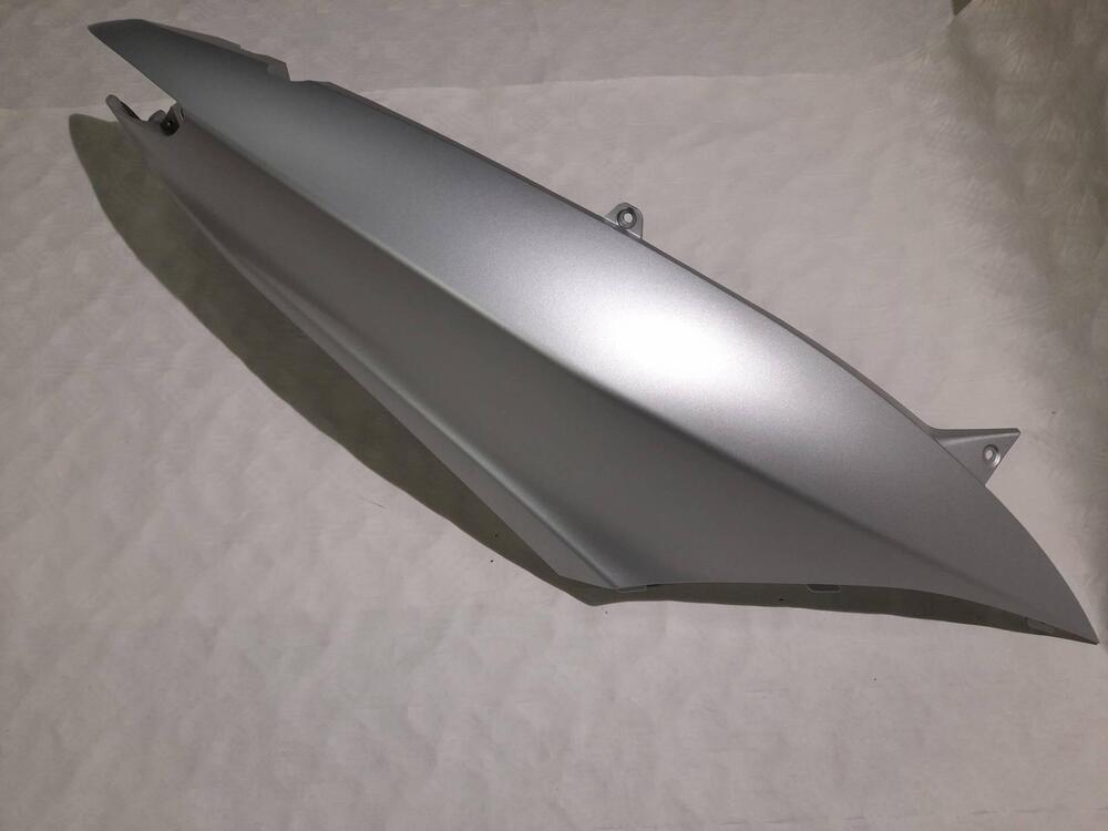 FIANCATA POSTERIORE DX PIAGGIO MP3 HPE