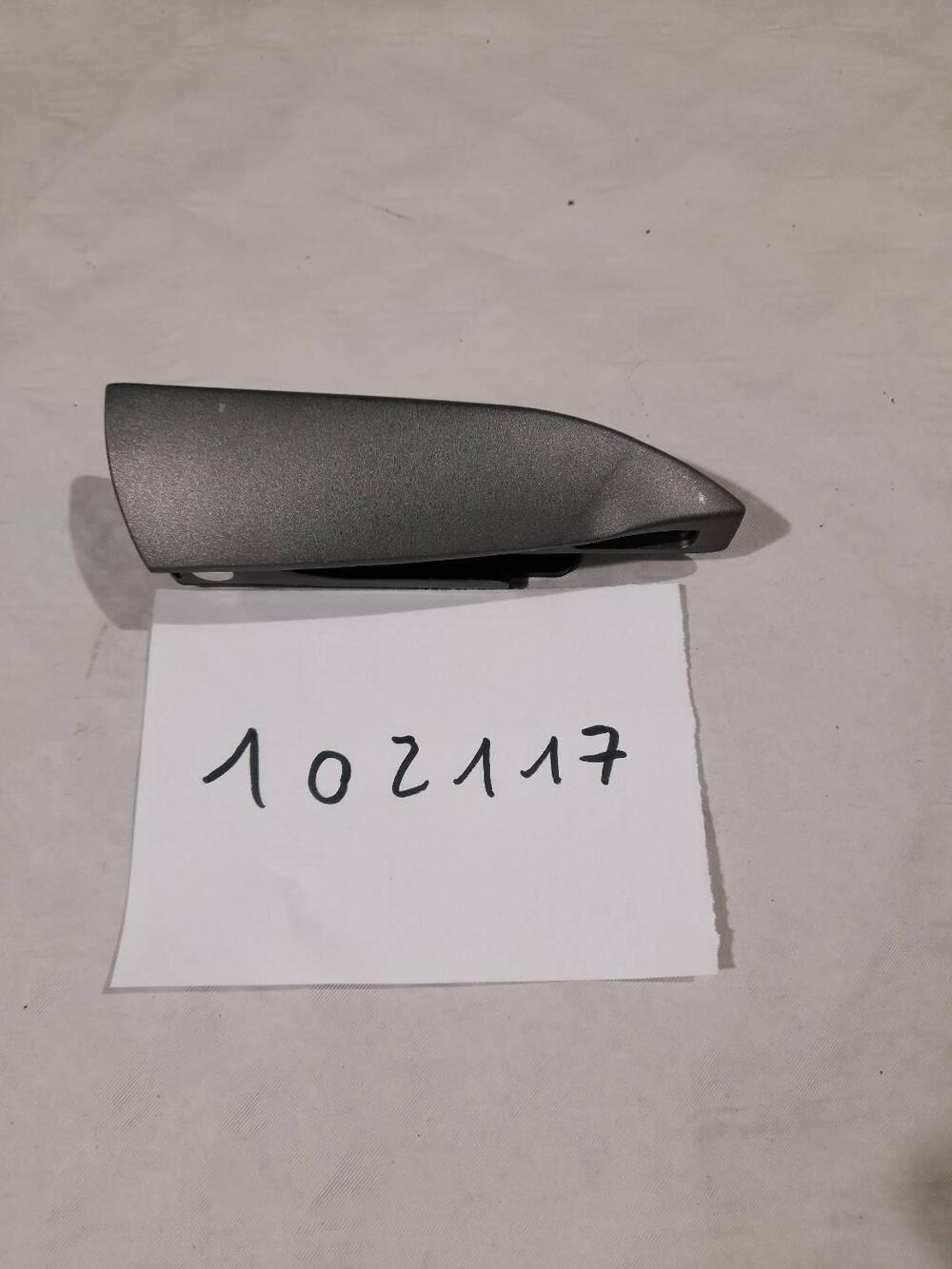 PEDANA PASSEGGERO SINISTRA PIAGGIO BEVERLY 300 EU4 (2)