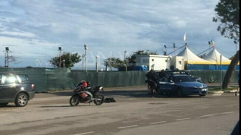 Monopoli, perde il controllo della moto e investe poliziotto