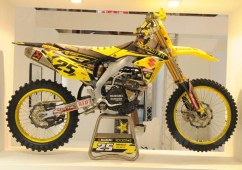 Suzuki svela la livrea della RM-Z450 ufficiale