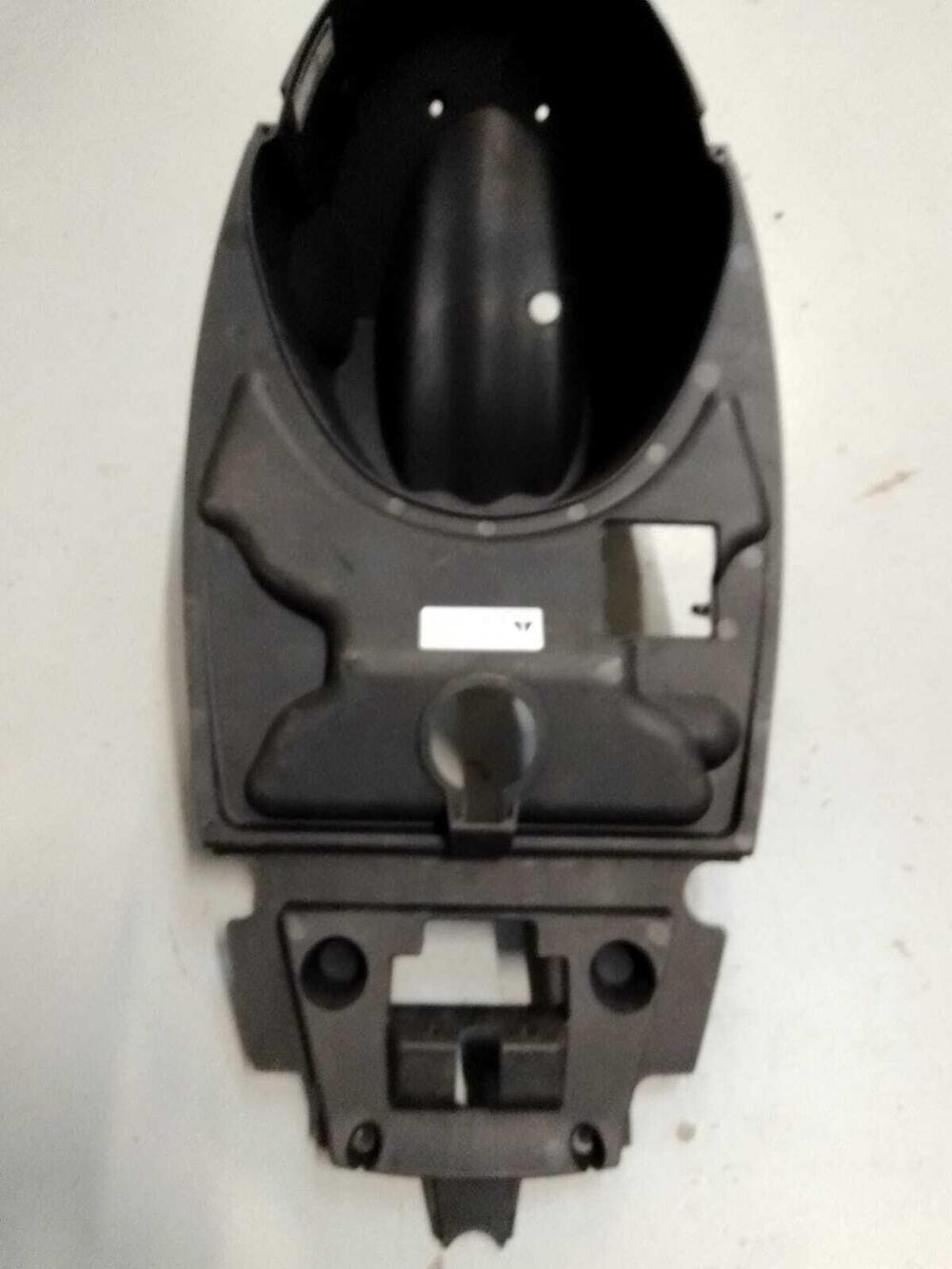 VANO PORTACASCO PER APRILIA SPORT CITY 125