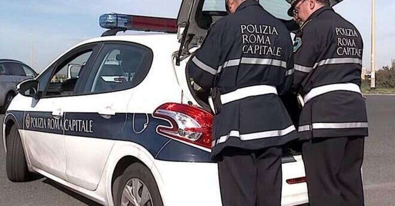 Pesaro, giovane smonta e rivende i pezzi del motorino sequestro, poi fa perdere le sue tracce