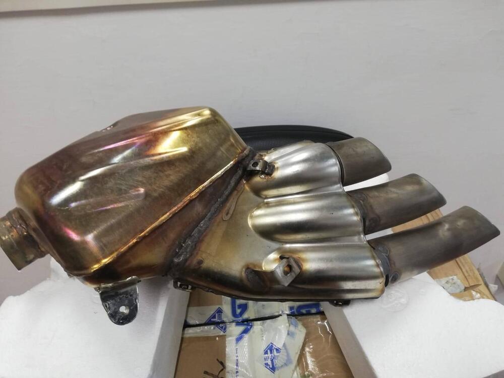 Marmitta Brutale 800 (8B00B6175)- VV MV Agusta (2)