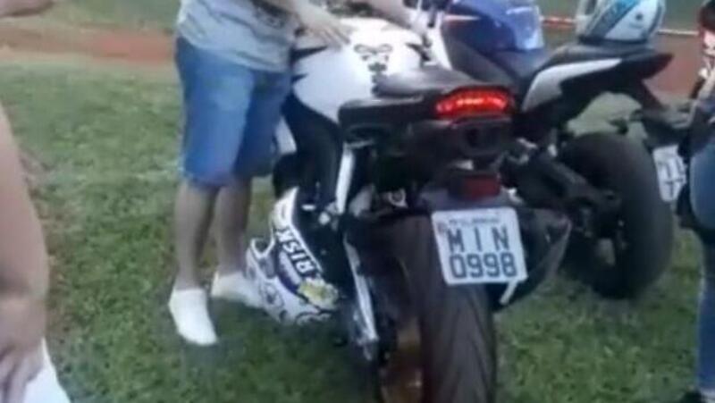 Epic fail: ecco come si arrostisce una Honda CBR [VIDEO]