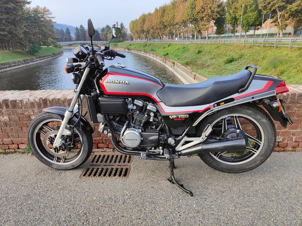 Honda VF750 Sport