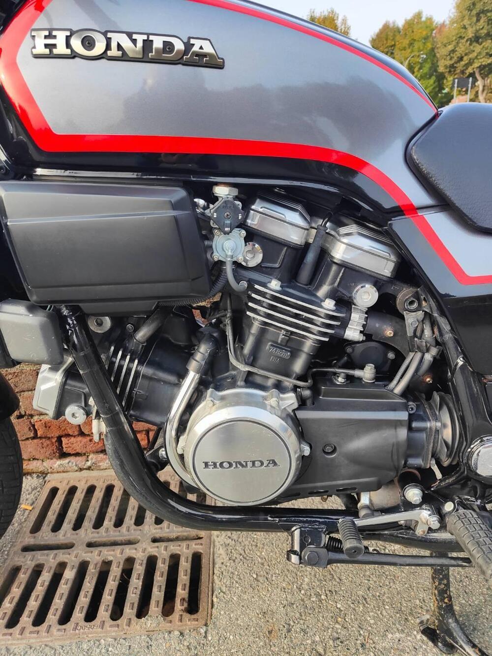 Honda VF750 Sport (7)