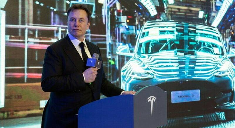 L&rsquo;App Tesla si blocca: decine di persone non possono pi&ugrave; avviare l&#039;auto