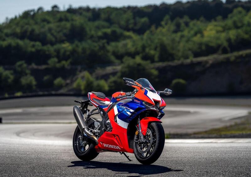 Honda CBR 1000 RR CBR 1000 RR-R Fireblade (2022 - 23) (6)