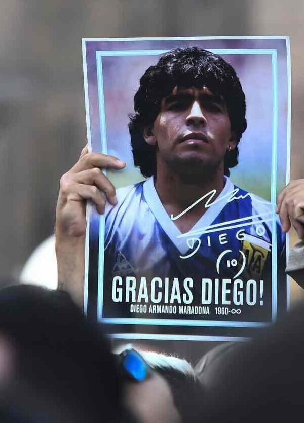 Maradona: Sogno benedetto. Un ritratto del Pibe, di Napoli e dell&#039;Argentina senza sconti 