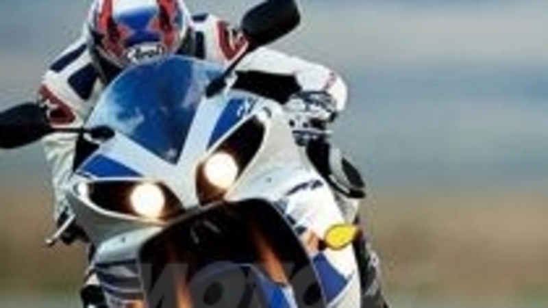 Yamaha R1, nuova colorazione Replica MotoGP