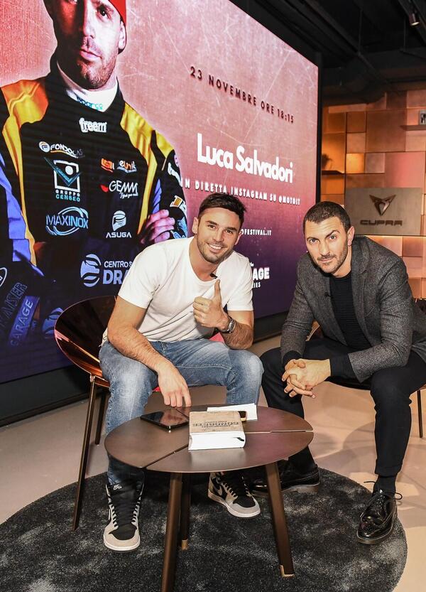 Luca Salvadori: &quot;Valentino Rossi sulla Desmosedici, le minacce di Quartararo a Yamaha e...&quot; L&#039;intervista al CUPRA Garage Milano
