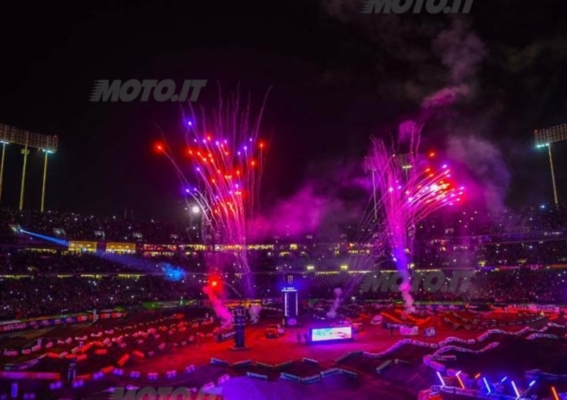 Supercross. Le foto pi&ugrave; spettacolari di Oakland