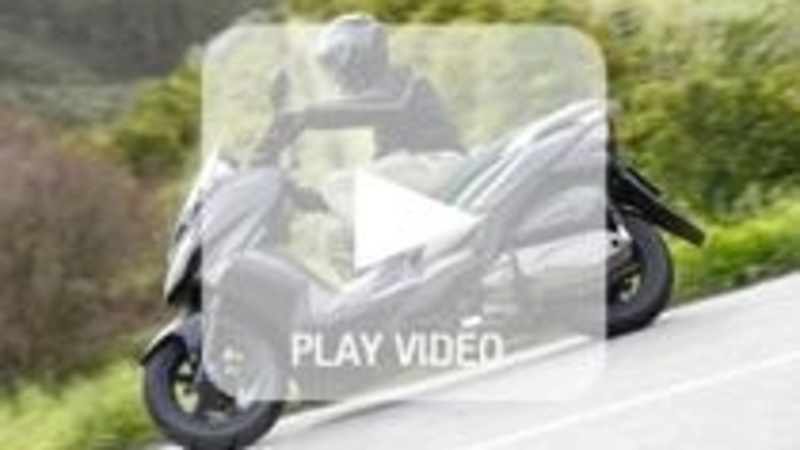 Kawasaki J300. Il video della nostra prova