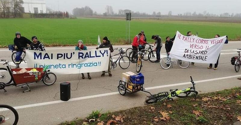 Chieri, Rally e proteste in strada: la Grande Corsa con belle auto storiche e qualche polemica