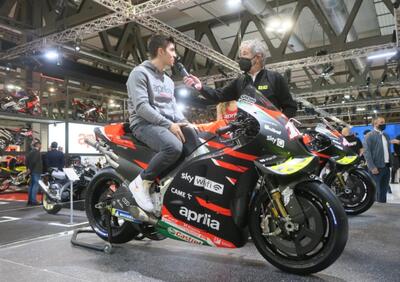 MotoGP. Maverick Vinales a Eicma 2021: “Felice dell’Aprilia” - L'INTERVISTA