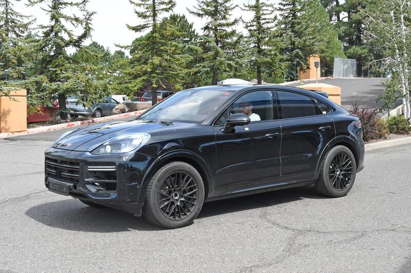 Porsche Cayenne Turbo Coup&eacute;, le foto spia