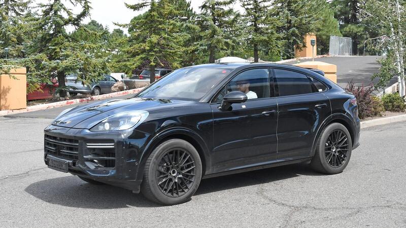 Porsche Cayenne Turbo Coup&eacute;, le foto spia