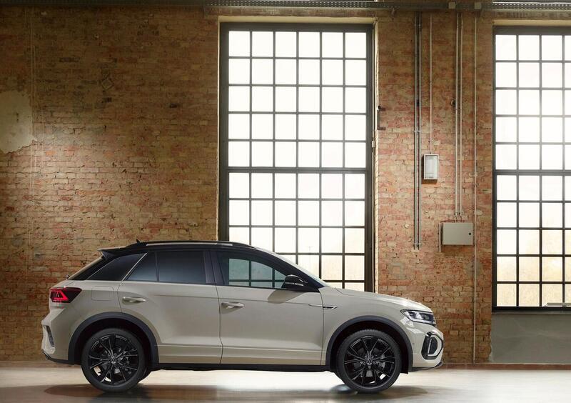 Volkswagen T-Roc (2017-->>) (2)