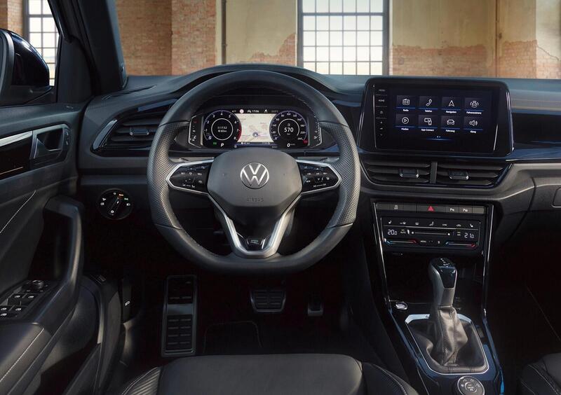 Volkswagen T-Roc (2017-->>) (7)