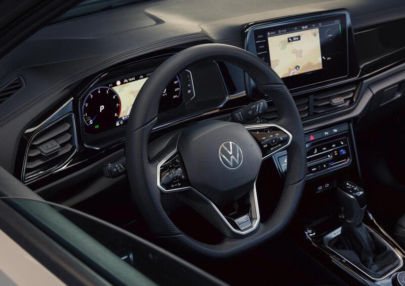 Volkswagen T-Roc (2017-->>) (11)