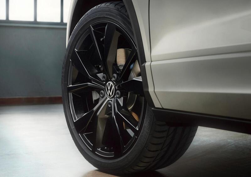Volkswagen T-Roc (2017-->>) (16)