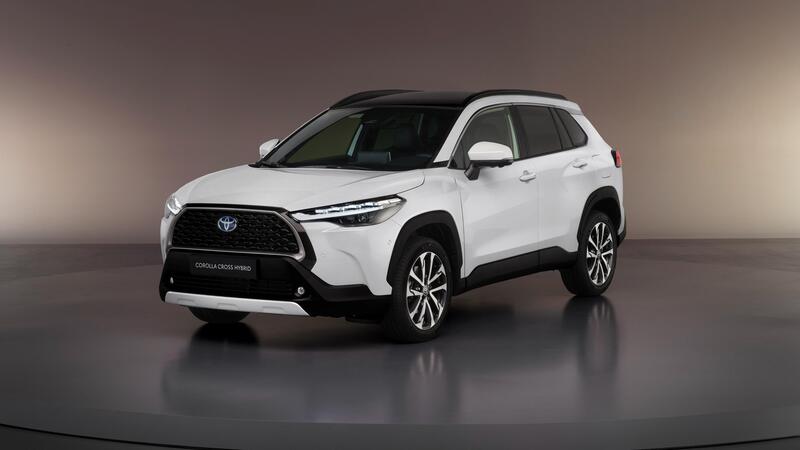 Toyota Corolla Cross, il C-SUV ibrido &egrave; pronto per l&#039;Europa [Video]