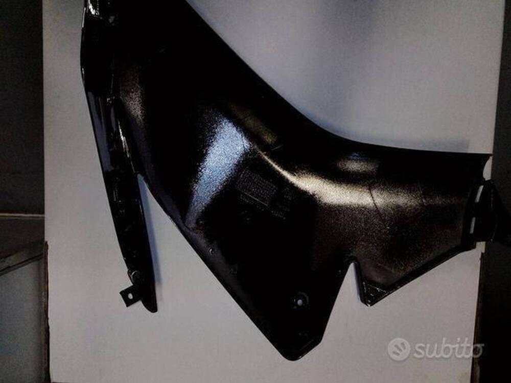 CARENA LATERALE SX APRILIA RSV 4 89410800XN5 (2)