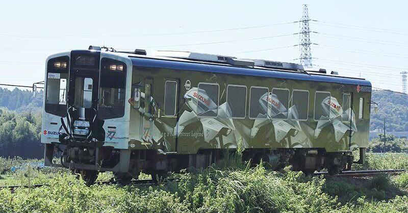 Suzuki Katana diventa una stazione (ed era gi&agrave; un treno)