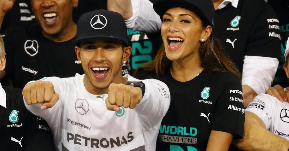 Lewis Hamilton all&rsquo;attacco sulle donne al volante: &ldquo;Non mi sento a mio agio&rdquo;