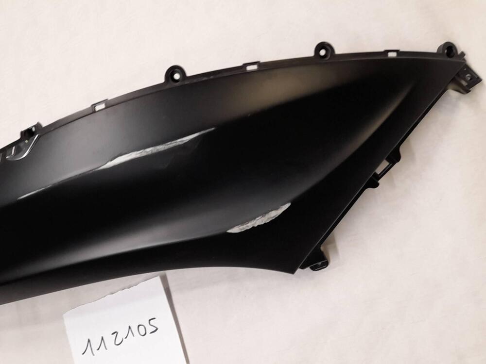 FIANCATA POSTERIORE DX PIAGGIO BEVERLY 300-350 (2)