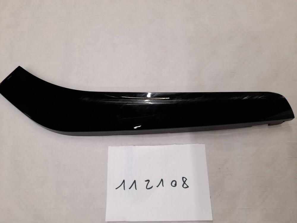 PUNTALE DX NERO PER PIAGGIO BEVERLY 300-350 (3)