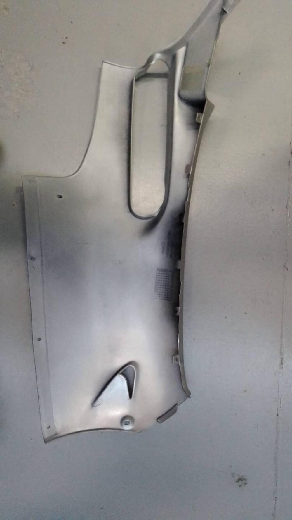 FIANCATA INF. DX APRILIA LEONARDO AP8148376 (2)