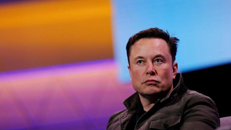 L&rsquo;inchiesta del New York Times su Tesla: &ldquo;Elon Musk sotto indagine, Autopilot e Full Self Driving sono marketing&rdquo;