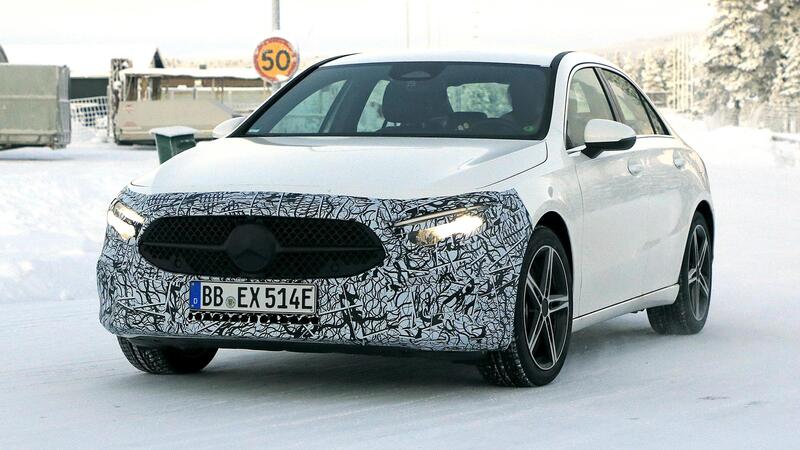 [GALLERY] Mercedes Classe A 2022, la berlina pronta per il facelift si mostra nelle foto spia