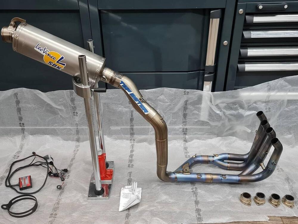 Scarico CBR600RR LEOVINCE (2)