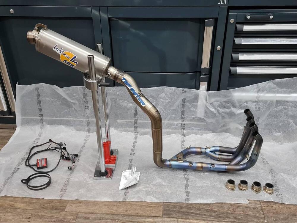 Scarico CBR600RR LEOVINCE (3)