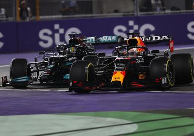 Formula 1: cosa succederebbe in caso di incidente tra Hamilton e Verstappen ad Abu Dhabi?