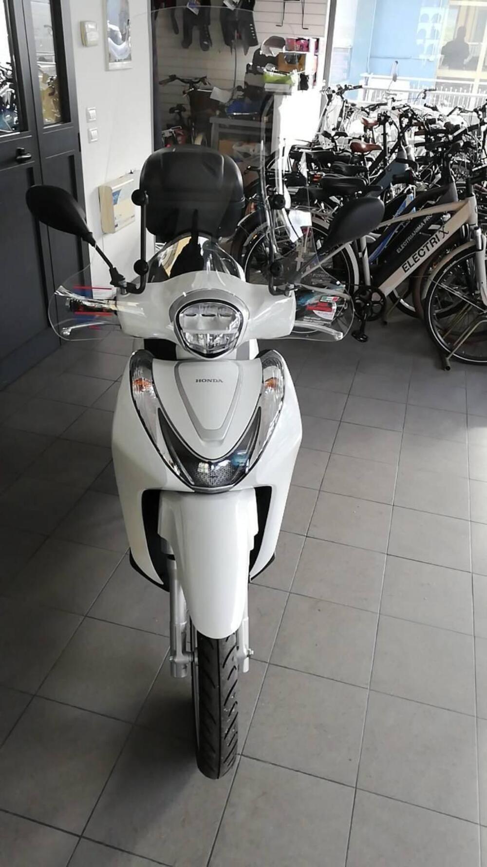 Honda SH 125 Mode (2021 - 23) (2)