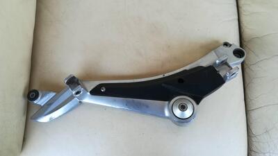 Supporto pedane Aprilia Mana 850
