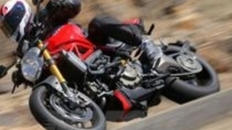 Ducati Monster 1200S