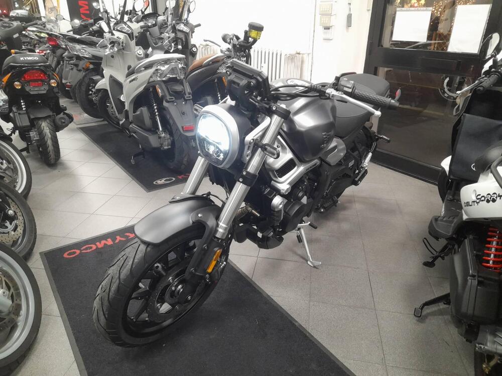 Voge Trofeo 500AC (2022 - 25) (3)